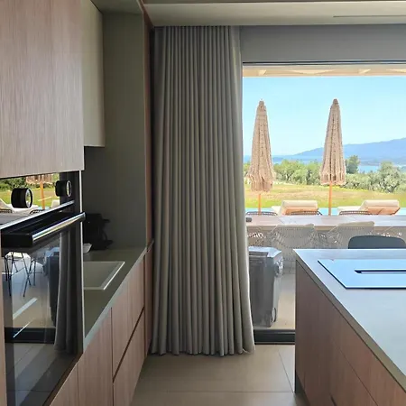The Quiet Pearl Villa, By Halkidiki